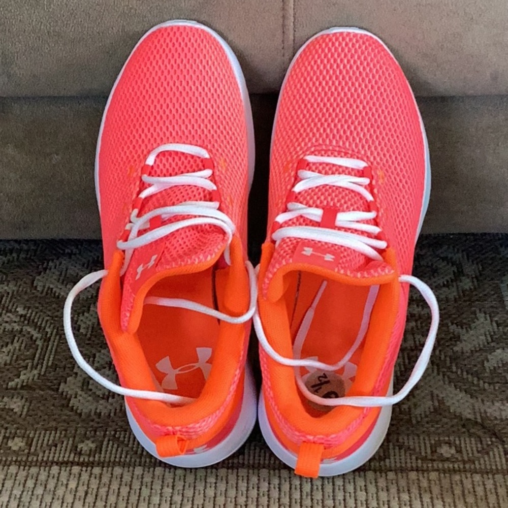 Like New Under Armour Sneakers